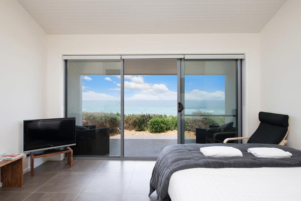 Studio Beach Front,113398589:JPEG